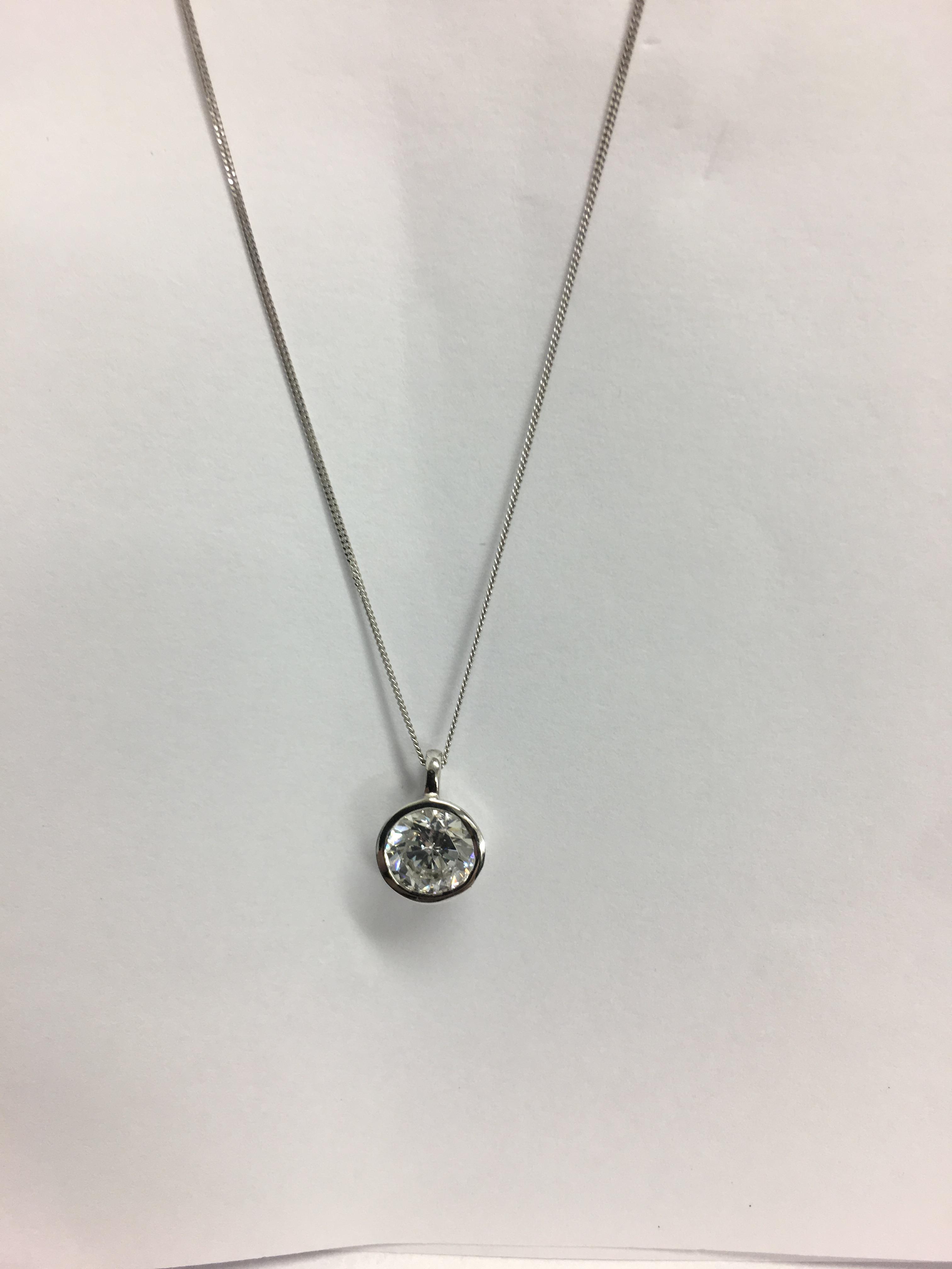 18ct gold diamond pendant and necklace - Image 2 of 5