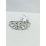 1 ct princess cut centre