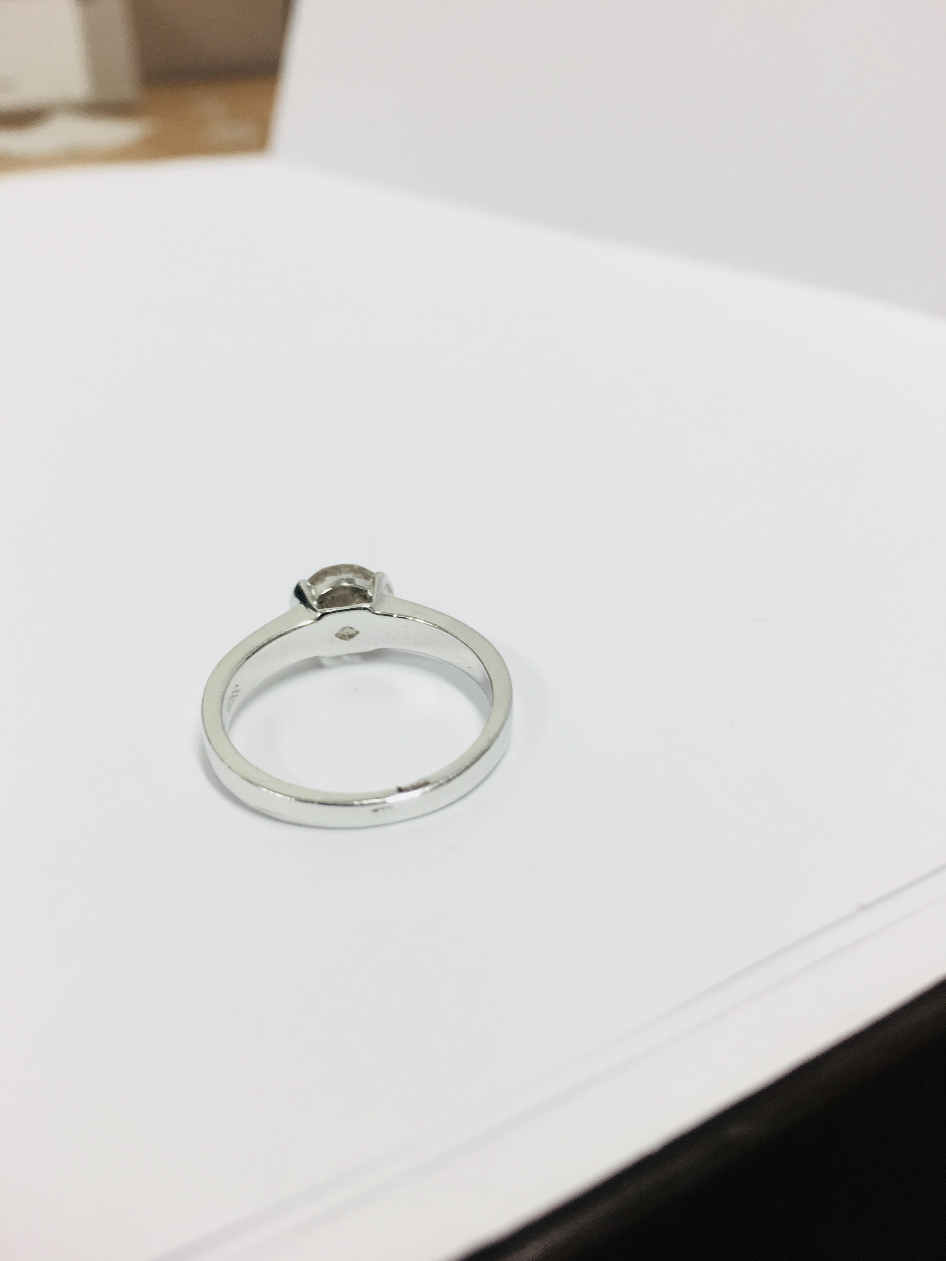 1.06ct diamond solitaire ring with a brilliant cut diamond - Image 3 of 4