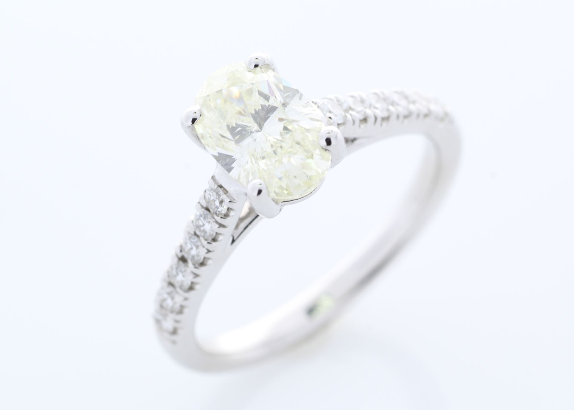 18ct White Gold Single Stone Oval Cut With Stone Set Shoulder Diamond Ring (1.17) 1.39 - Image 5 of 6