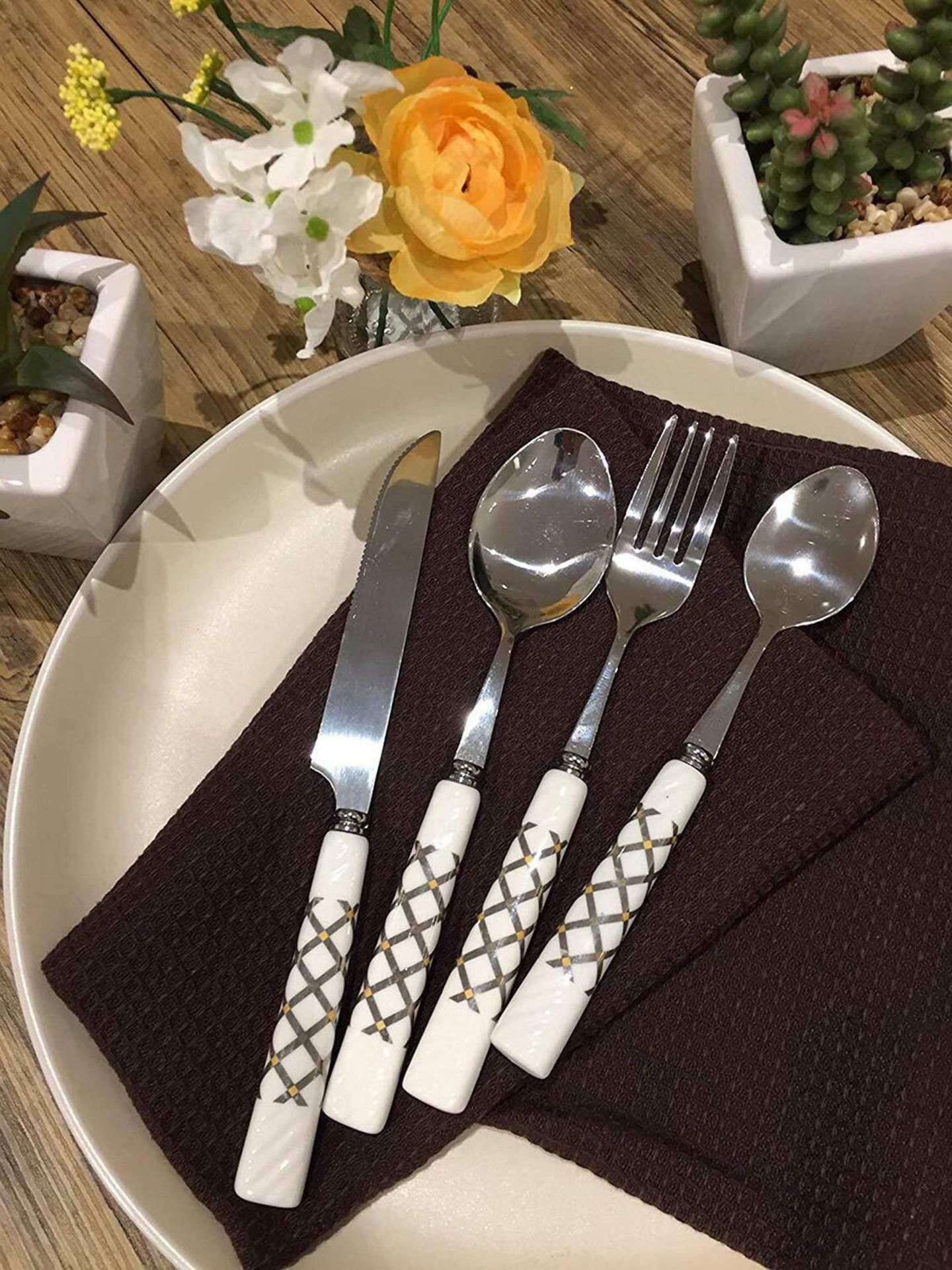 LENKON Cutlery Set,Tableware 24 Piece Stainless Steel Flatware,Silverware Set - Image 6 of 7