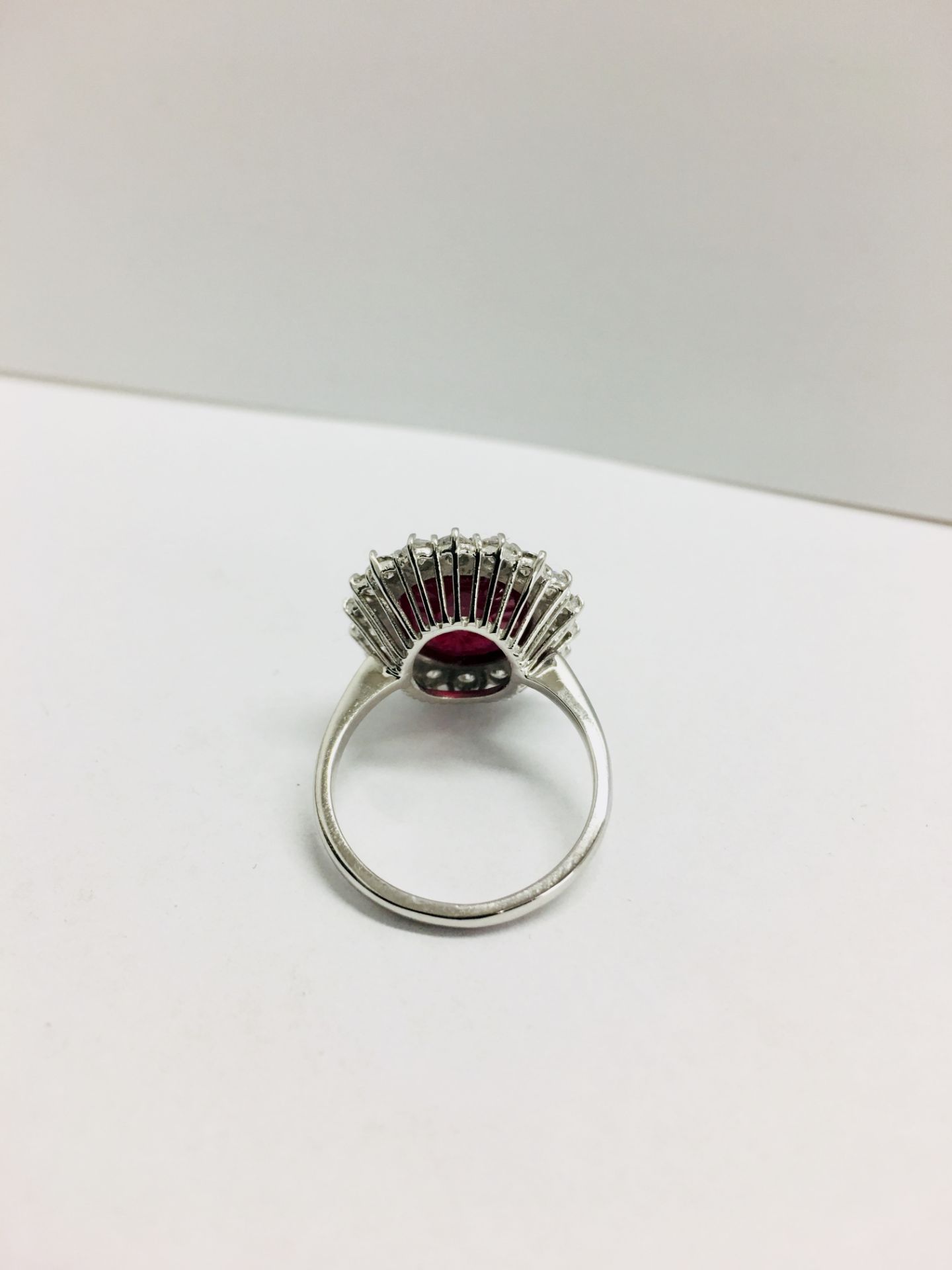 10Ct Ruby And Diamond Cluster Ring. - Image 4 of 6