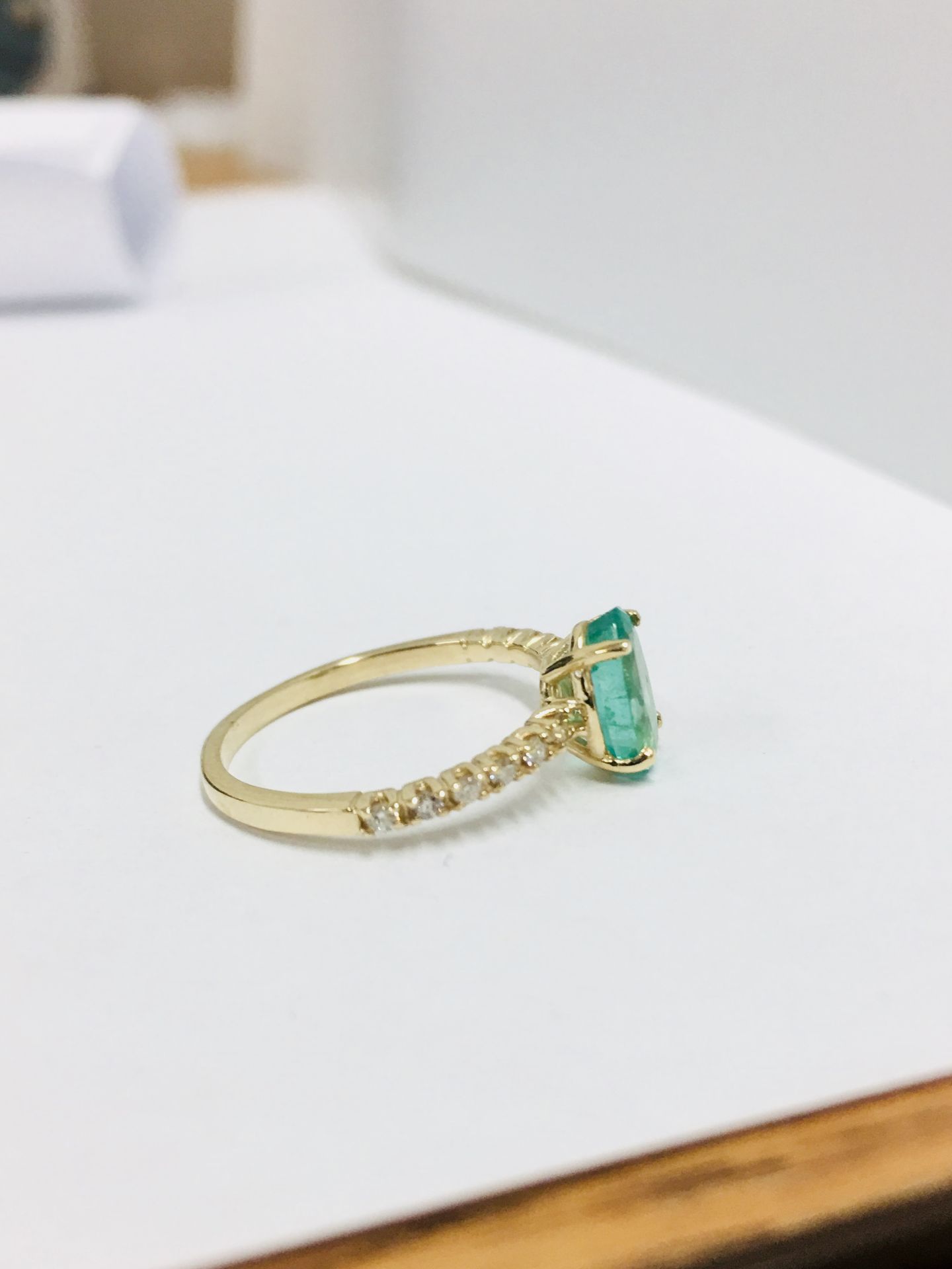 0.80Ct / 0.12Ct Emerald And Diamond Dress Ring. - Image 4 of 4