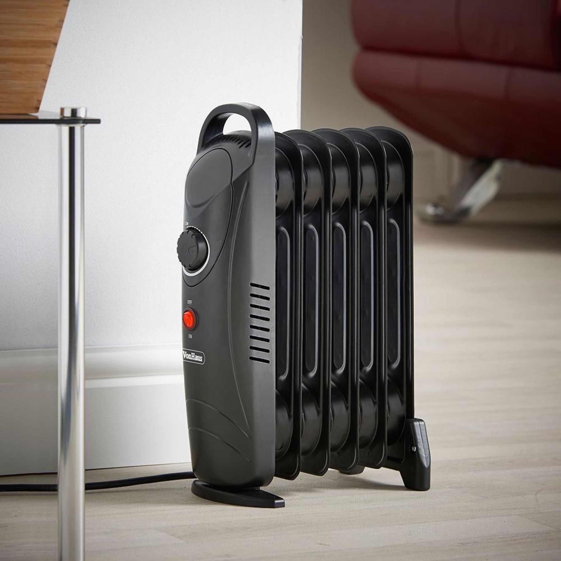 (SU1062) 6 Fin 800W Oil Filled Radiator - Black Compact yet powerful 800W radiator with 6 oil-...