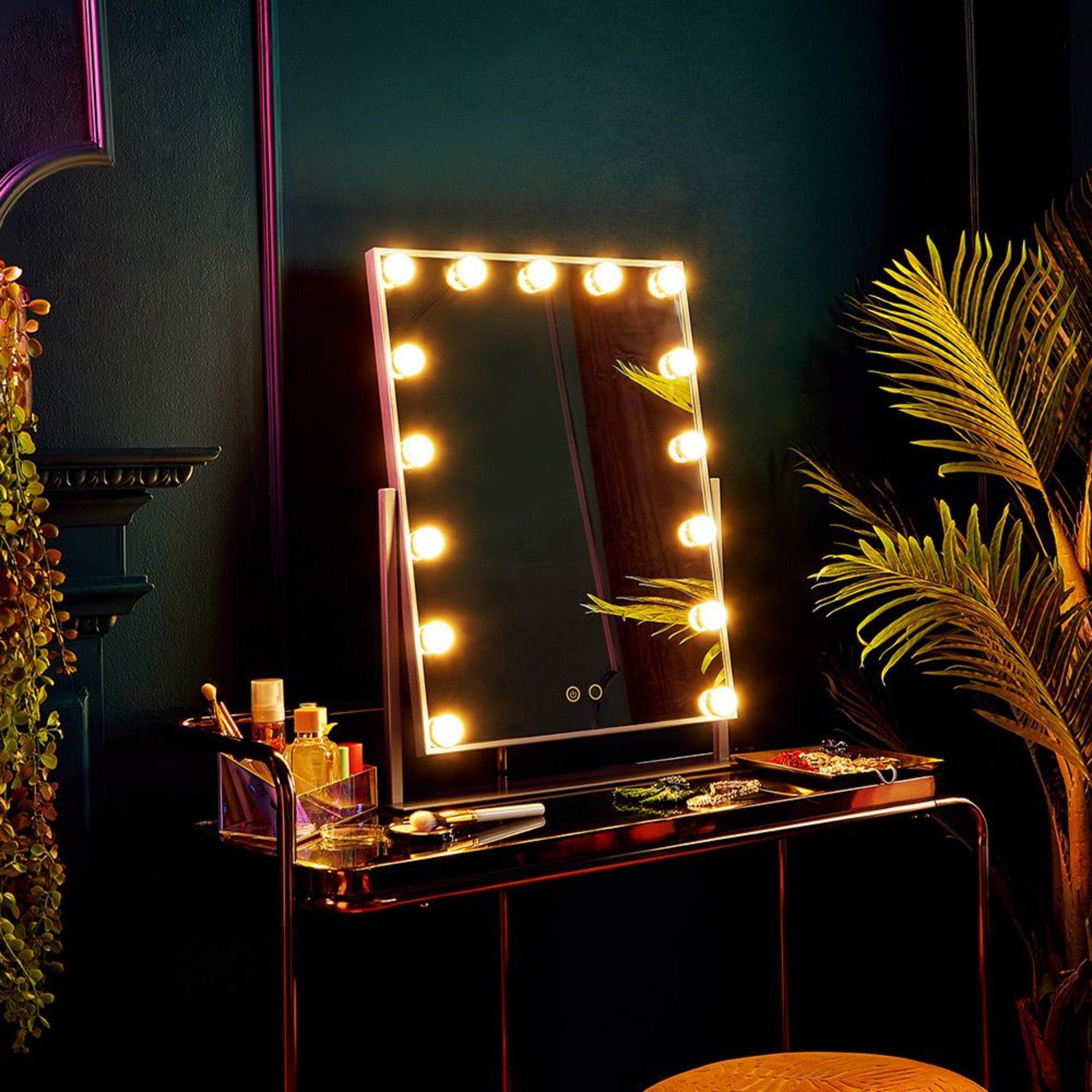 (CP33) Champagne Hollywood Mirror. Framed by 15 LED lights to offer illumination from every ang... - Image 4 of 6