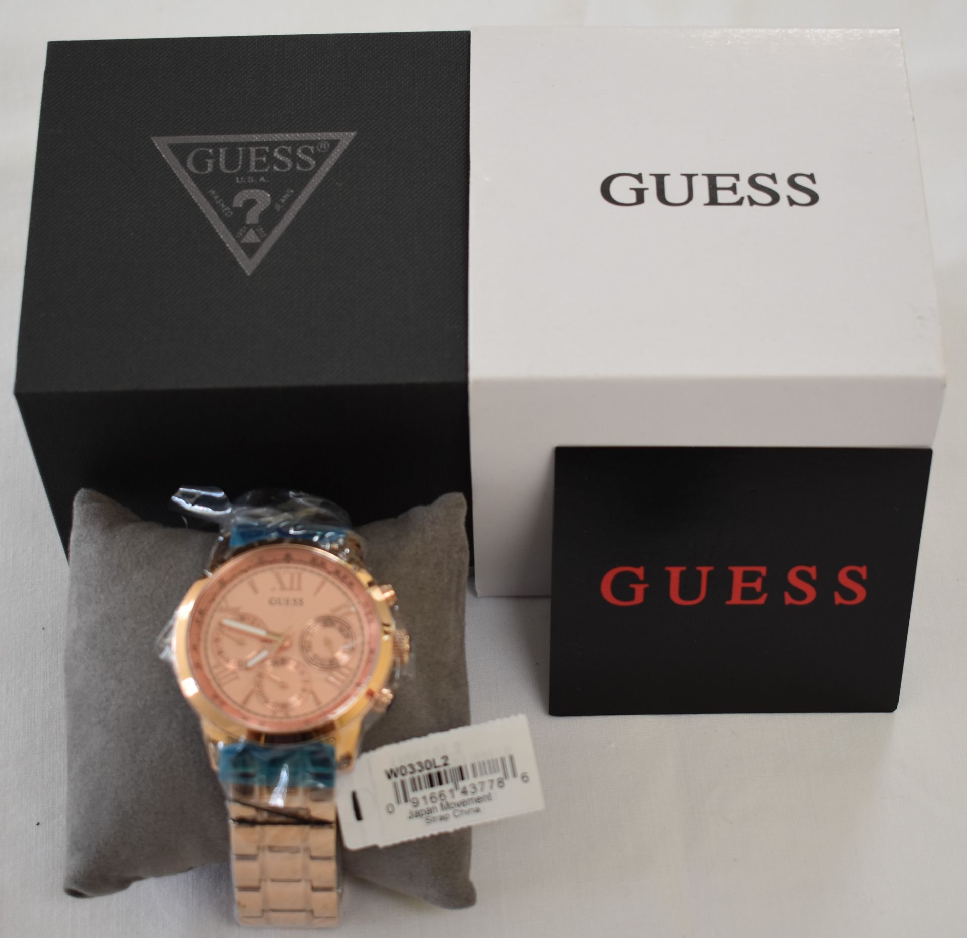 Guess W0330L2 Ladies Watch