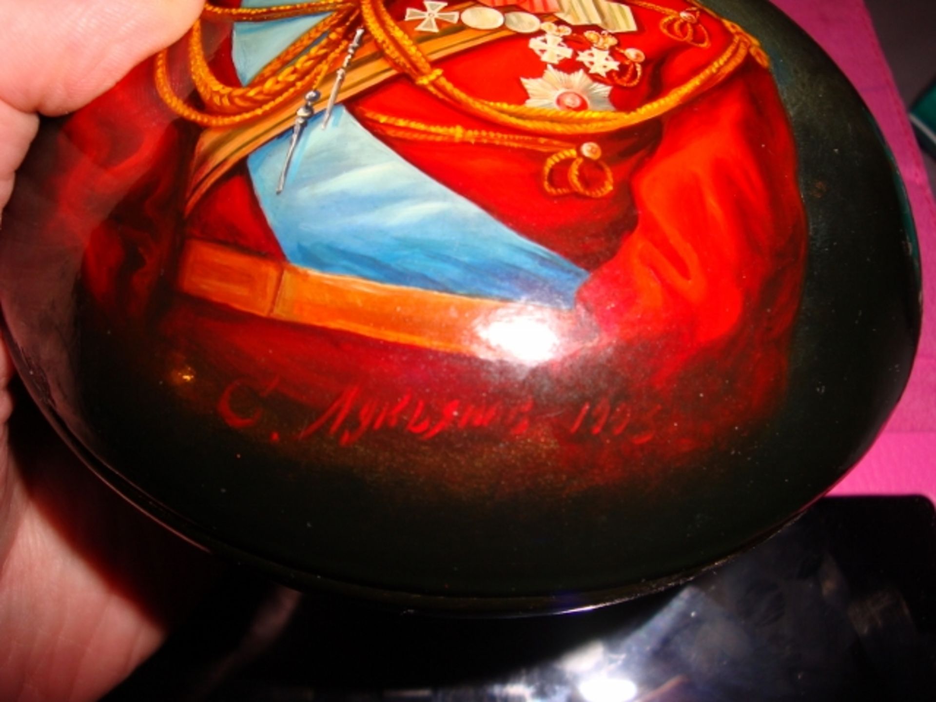 Russian Box Bearing Fine hand-painting of the Last Tsar - Image 4 of 6