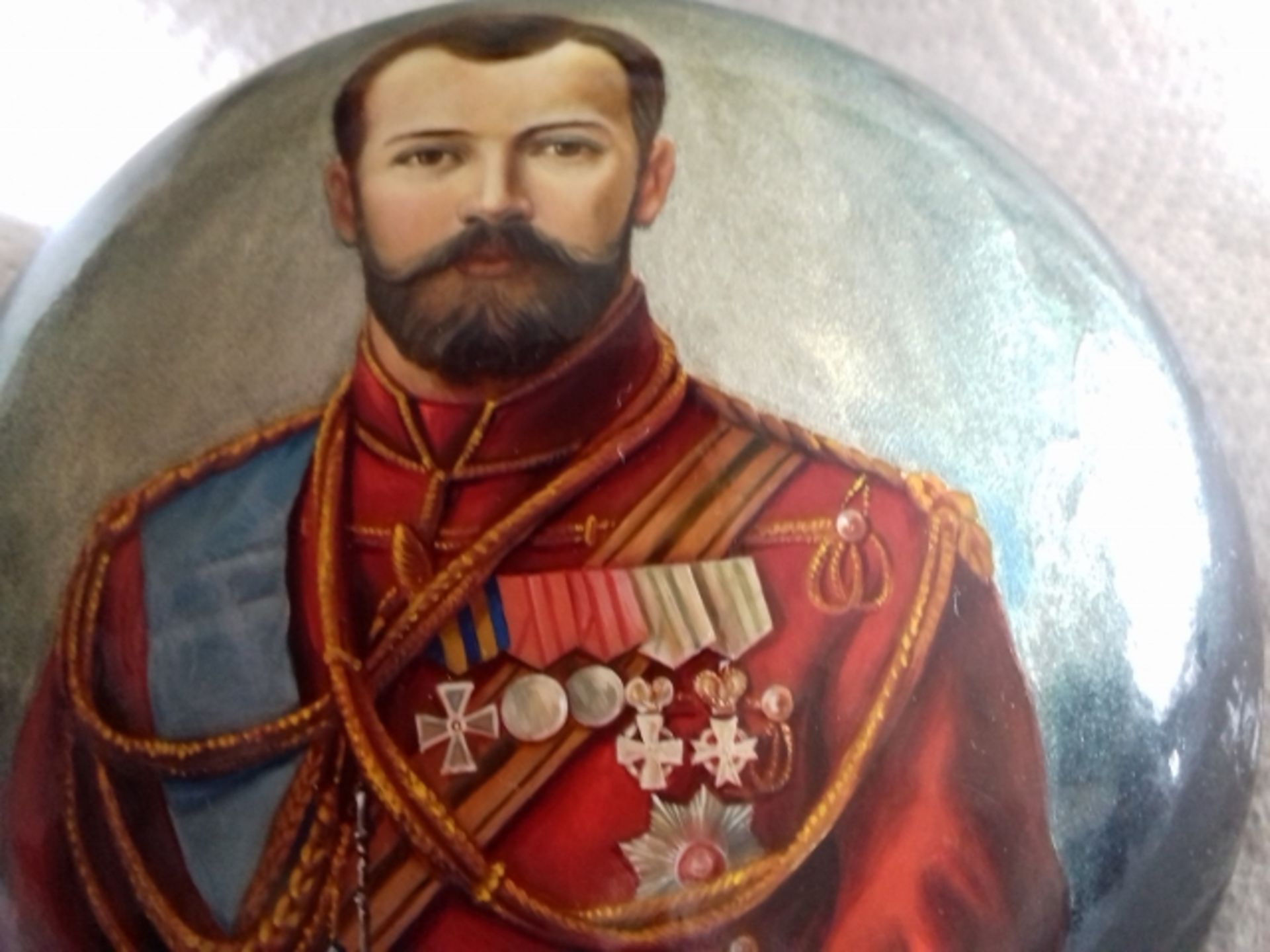 Russian Box Bearing Fine hand-painting of the Last Tsar - Image 3 of 6