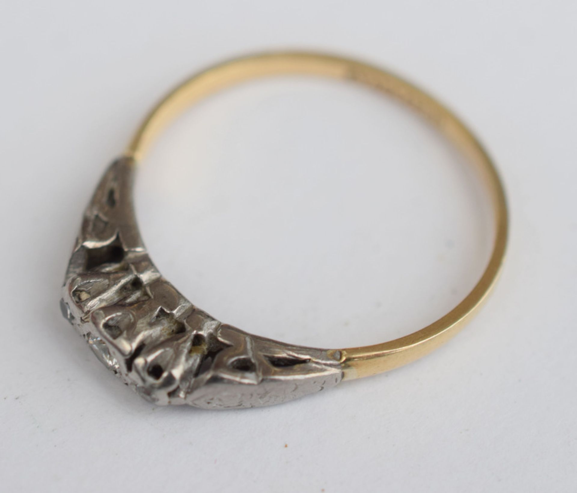 Ladies 18ct Gold And Platinum Diamond Ring - Image 3 of 4