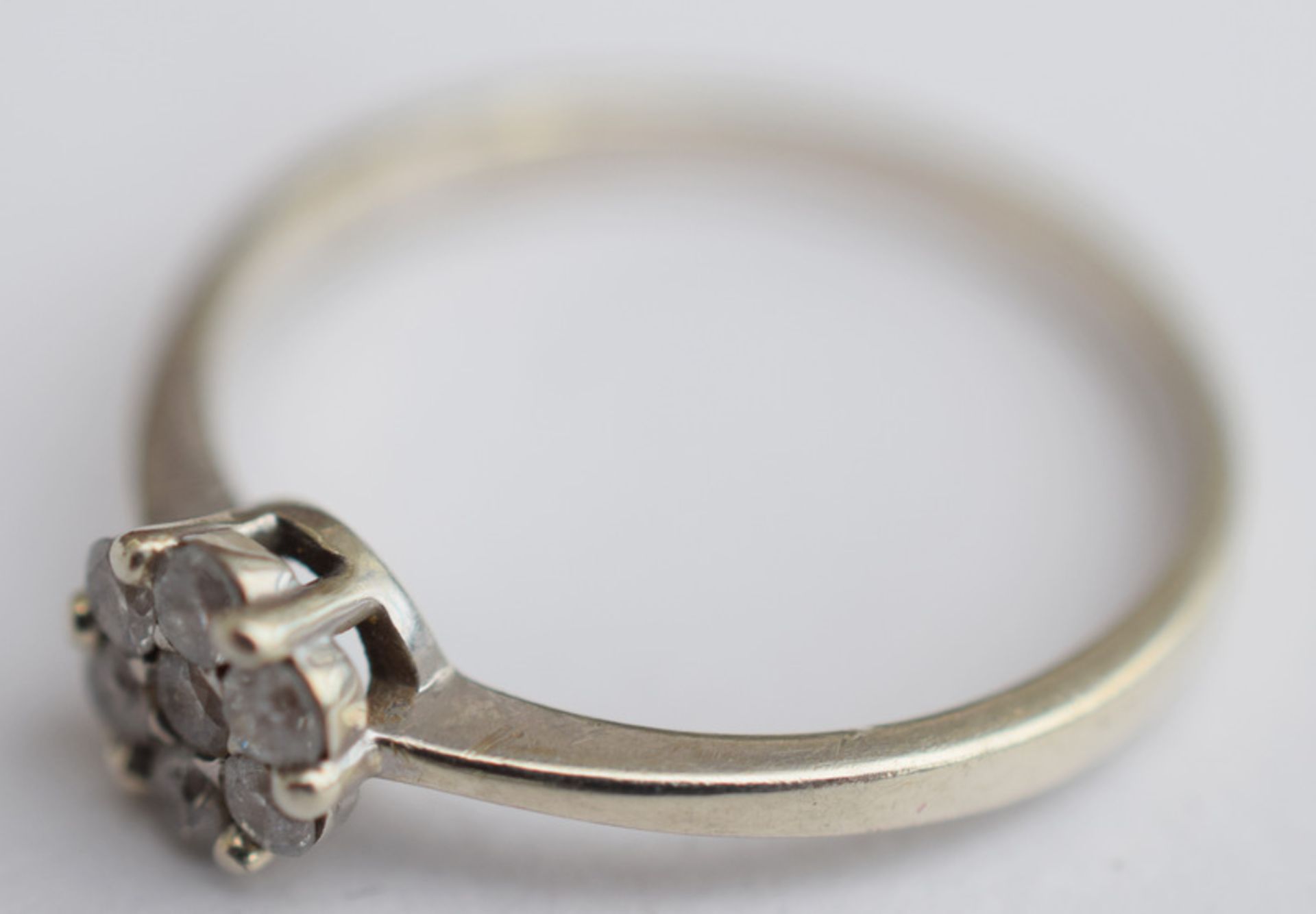 Ladies 9ct White Gold Diamond Ring - Image 2 of 5