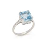 18k White Gold Aquamarine & Diamond Ring