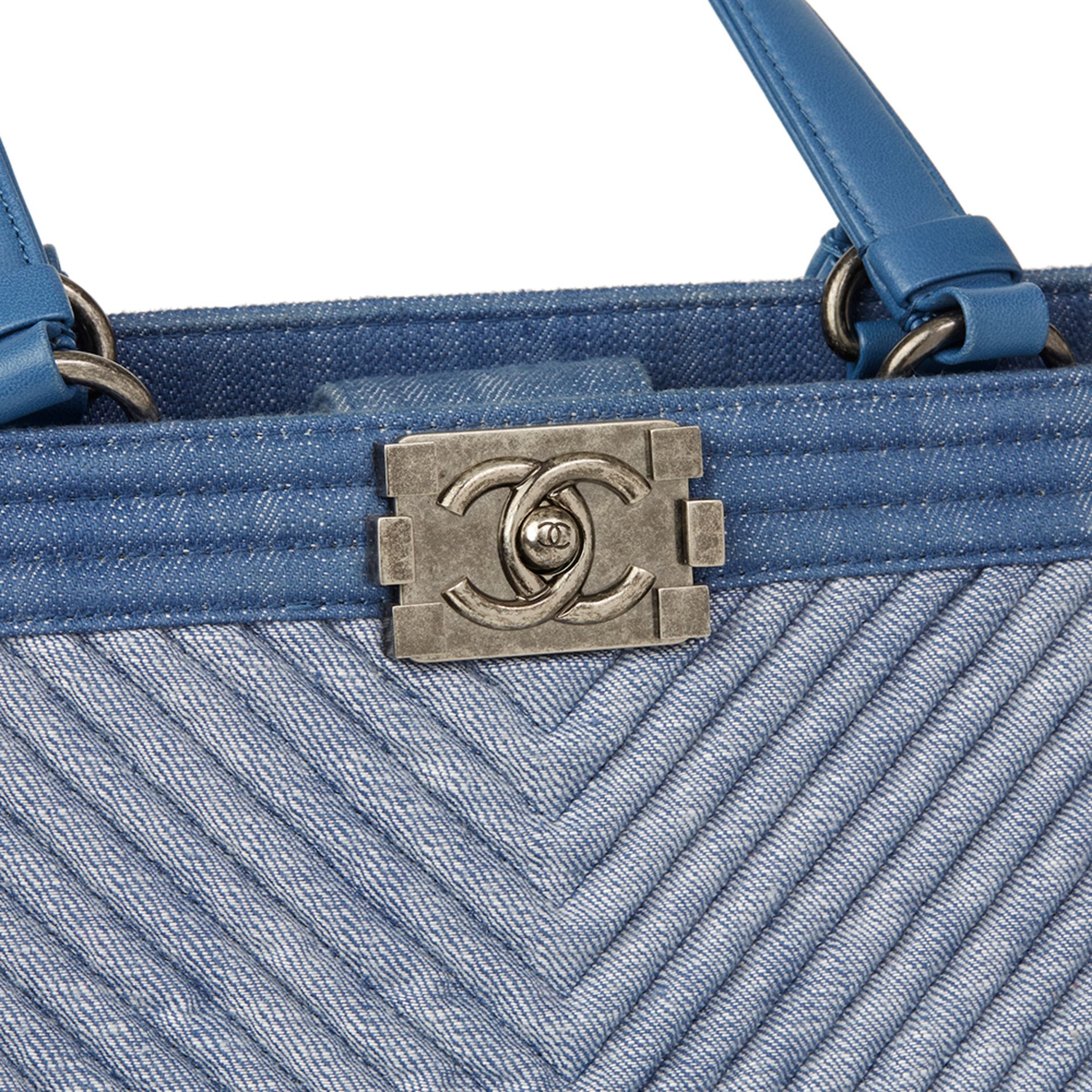 Chanel Blue Chevron Quilted Denim Le Boy Tote - Image 5 of 11