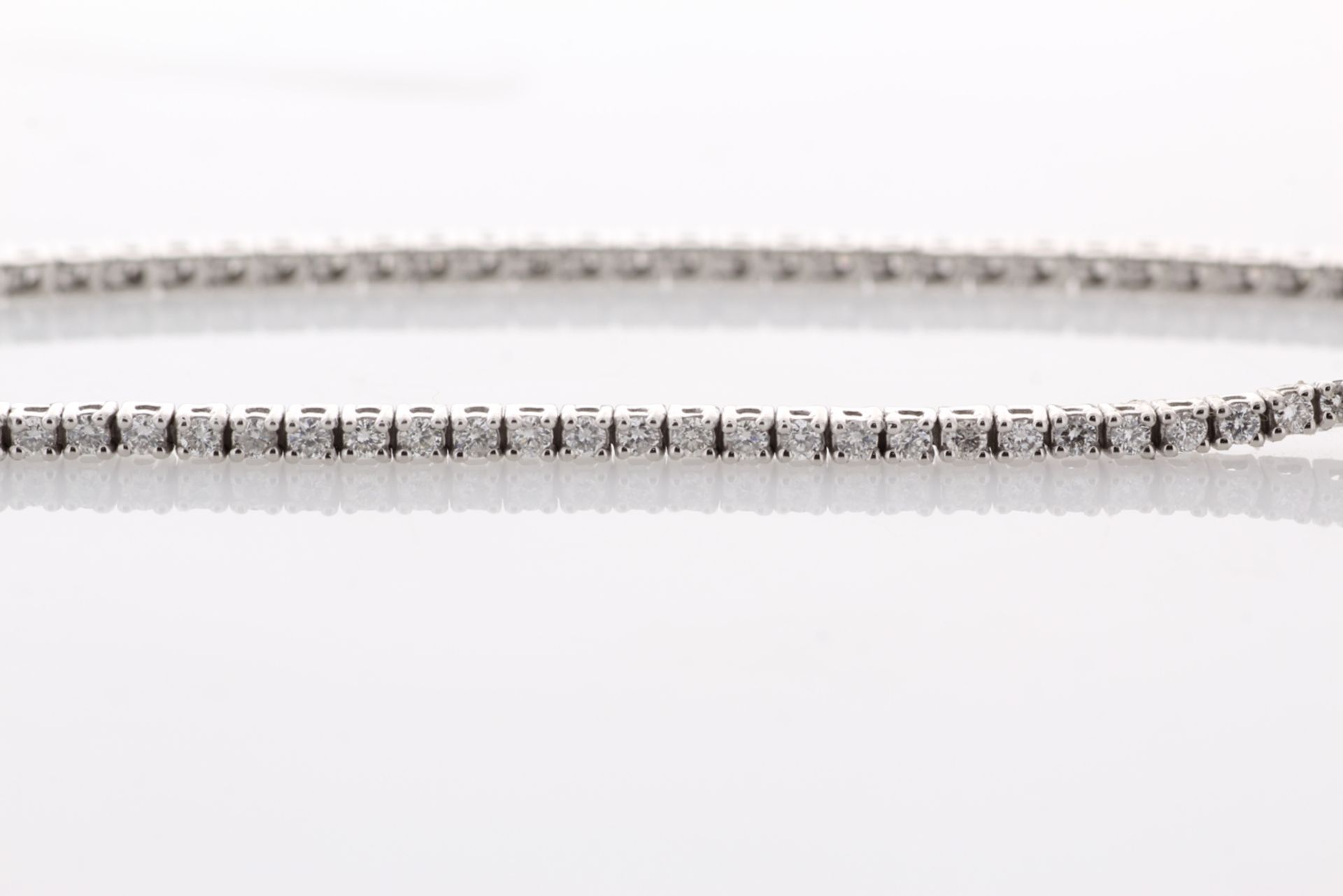 9ct White Gold Tennis Diamond Bracelet 1.23 - Image 2 of 5