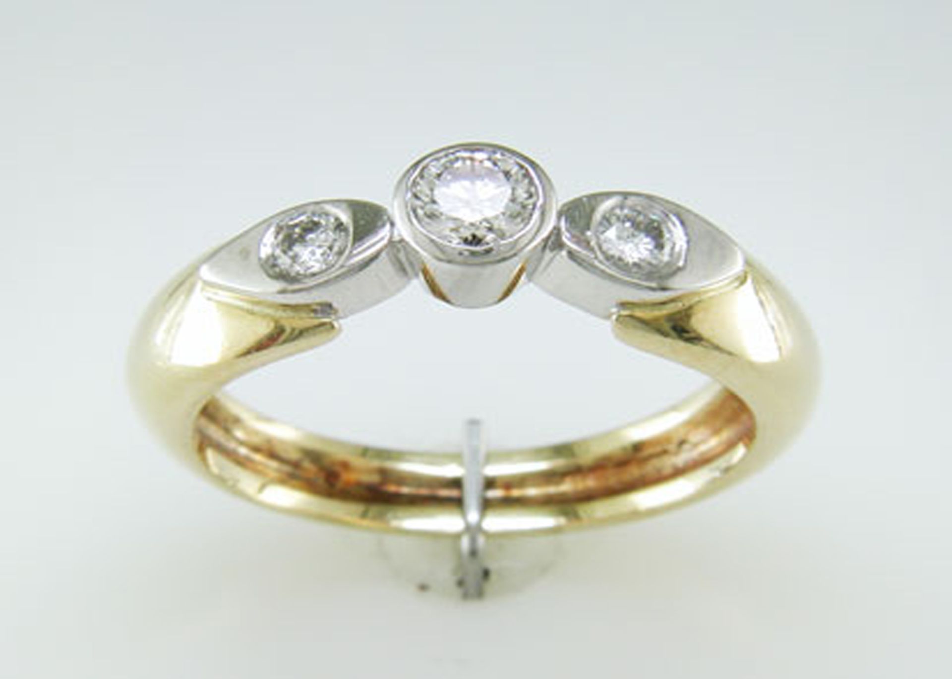 18ct Single Stone Rub Over Stone Set Shoulder Diamond Ring D SI 0.41 - Image 7 of 7