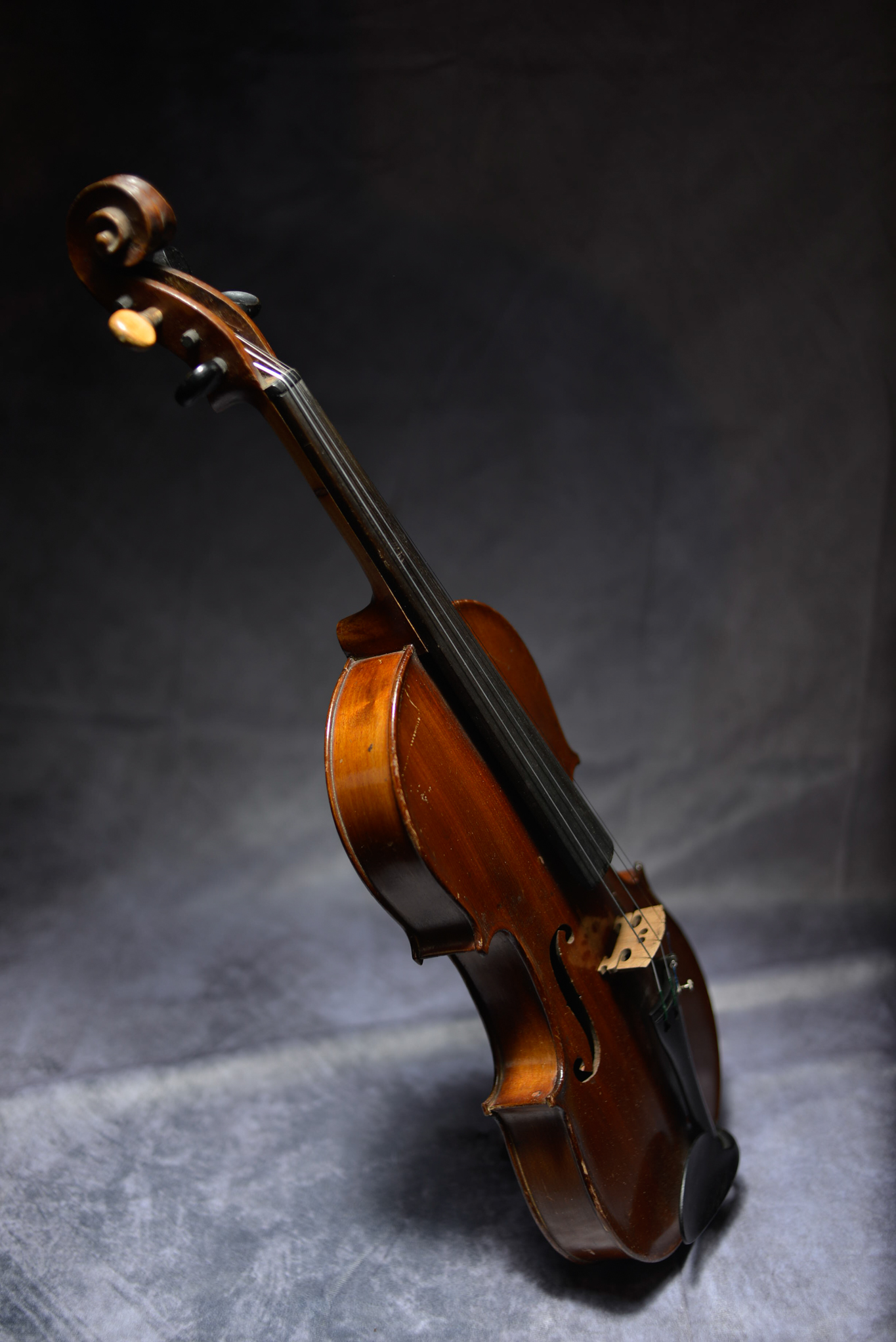 Old Violin One Piece Back With Two Bows And Case.