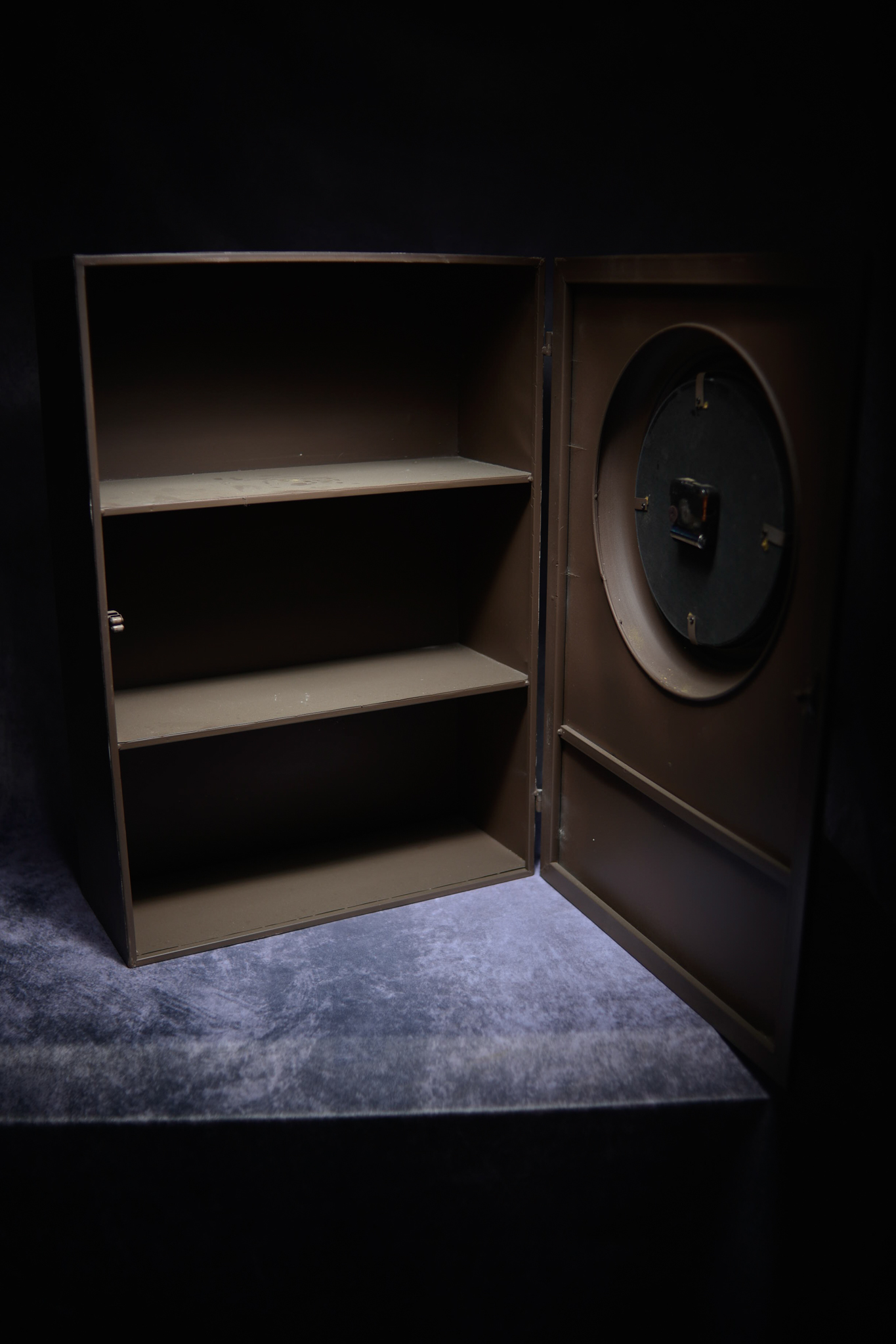 Retro Metal Industrial Cabinet Converted Into A Clock - Image 2 of 2