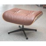 Charles & Ray Eames, Ottoman, Schale aus Palisanderholz, Bezug, Leder, mittelbraun.Hersteller Vitra,