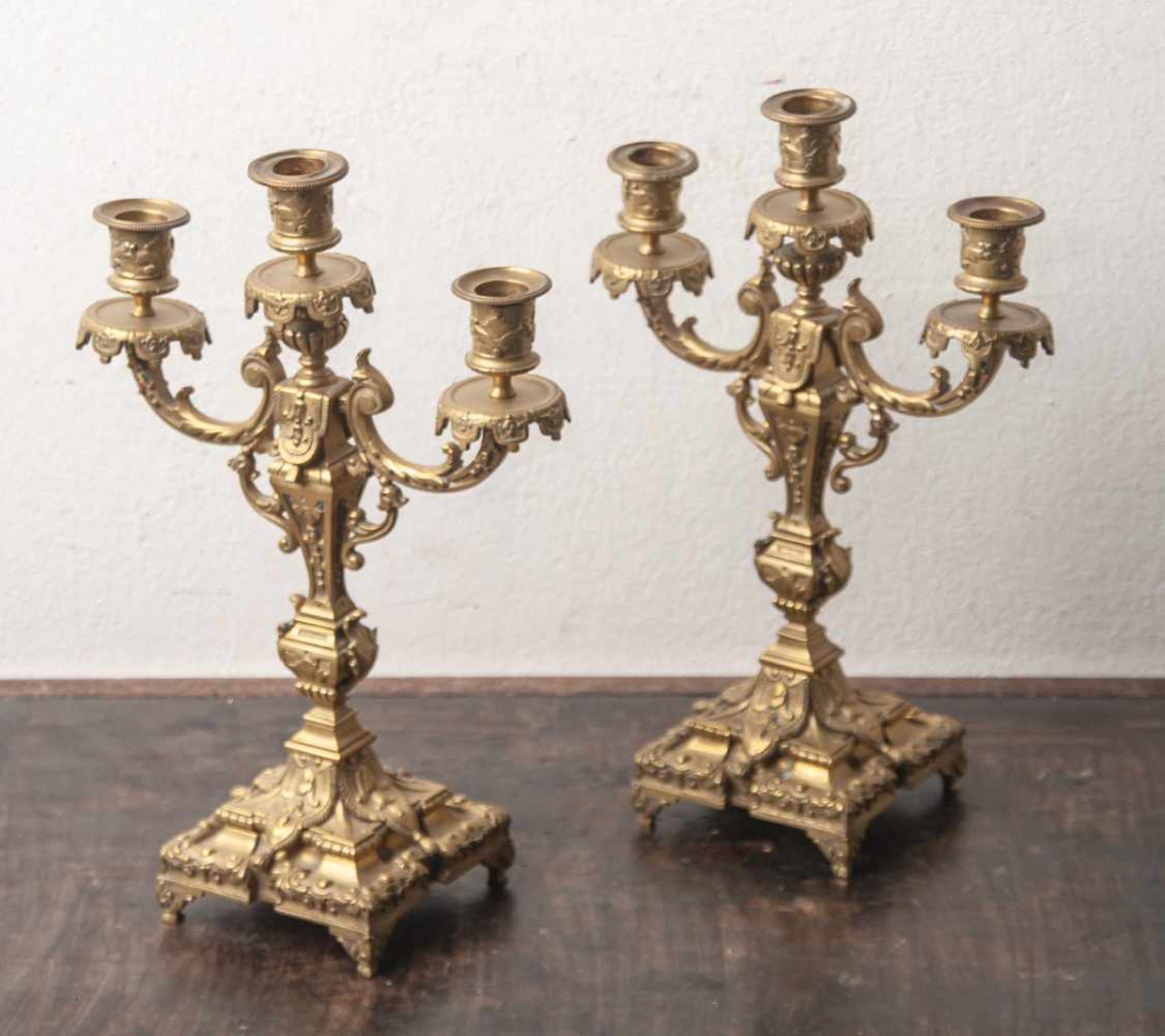Paar Kerzenhalter, Frankreich, 2. Hälfte 19. Jahrhundert, Bronze, Balusterschaft überquadratischem