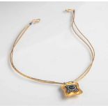 Collier, Gelbgold 750, feine Goldschmiedearbeit, Türkei, Schmuckteil quadratisch,ausgefasst mit 26