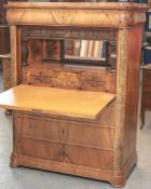 Biedermeier-Schreibschrank, um 1830/35, Nußholz furniert. In der Schaufront unten dreiSchubfächer,