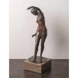 Lewin-Funcke, Arthur (1866-1937), Tänzerin, Bronze, dunkel patiniert. Auf der Plinthesign. "Lewin-