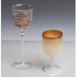 Konvolut von 2 Gläsern: Stengelglas, Entwurf Peter Kerzdörfer (geb. 1948), farbloses Glas,Kuppa