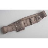 Antiker Hochzeitsgürtel aus Silber (wohl Indien), Schnalle u. Riemenzunge ornamentalverziert, L. ca.