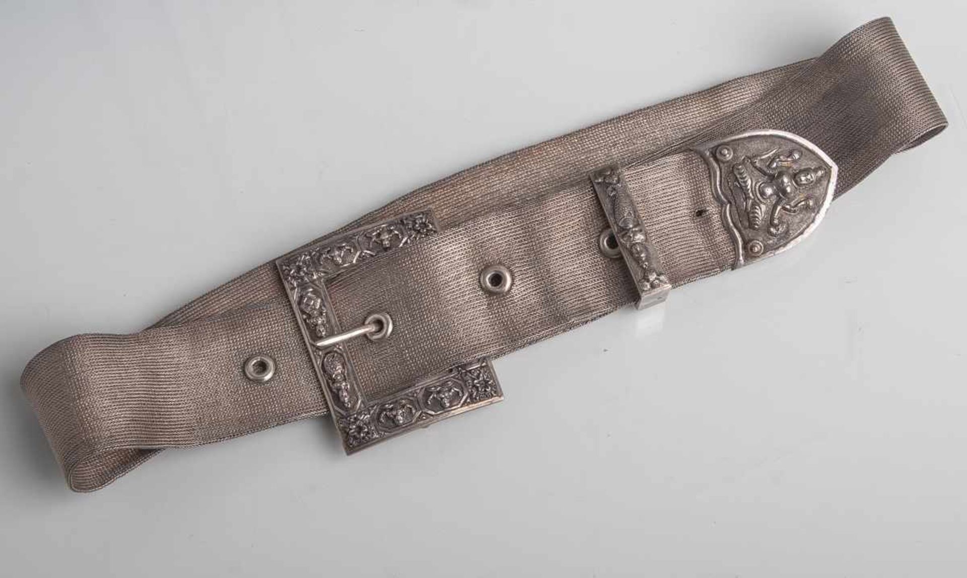 Antiker Hochzeitsgürtel aus Silber (wohl Indien), Schnalle u. Riemenzunge ornamentalverziert, L. ca.