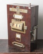 Geldspielautomat/einarmiger Bandit (Tivoli, 1950er Jahre), Einwurf 5 Franken, reinmechanisch, drei