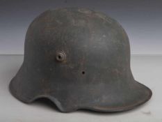 Seltener Deutscher Stahlhelm (1. WK), M18 mit Ohrenausschnitt, original unberührterFundzustand, ohne