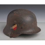 Deutscher Stahlhelm, M42 (Luftwaffe, 2. WK), mit 2 Emblemen (Luftwaffenadler zu 70 %erhalten),