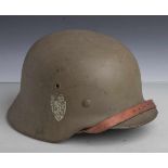 Norwegischer Stahlhelm (2. WK), M35/40 m. norweg. Abzeichen (Doppelabz.: Löwe mitStreitaxt u.