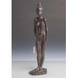 Stehender Mädchenakt, Bronze, dunkel patiniert, auf dem Sockel monogrammiert NVH. H. ca.44 cm.