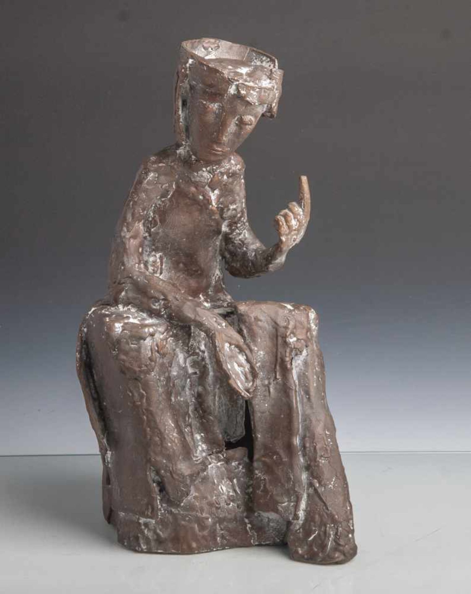 Sitzende Person mit Hut aus Bronze (Umkreis C. Kessler, 19./20. Jahrhundert), die Personden