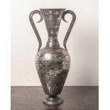 Metallvase mit 2 Henkeln (wohl Persien), Silbereinlagen, Urnenform mit orientalischemMuster,