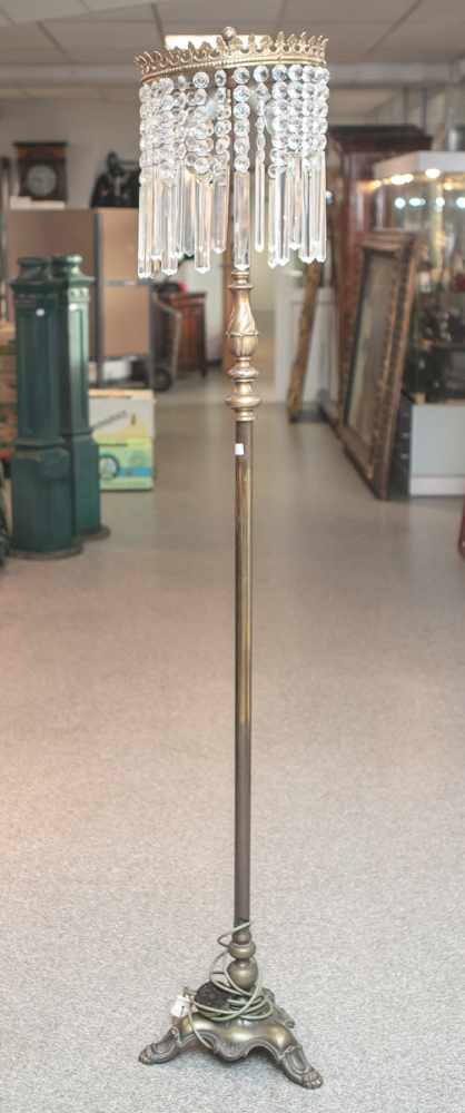 Stehlampe, 1. Hälfte 20. Jahrhundert, Messing, lange Messingstange über dreibeinigem Standauf