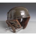 Panzerschutzhelm, US-Modell, 1950/60er Jahre, Leichtmetall, olivfarb. lackiert,Leder-Innenfutter,