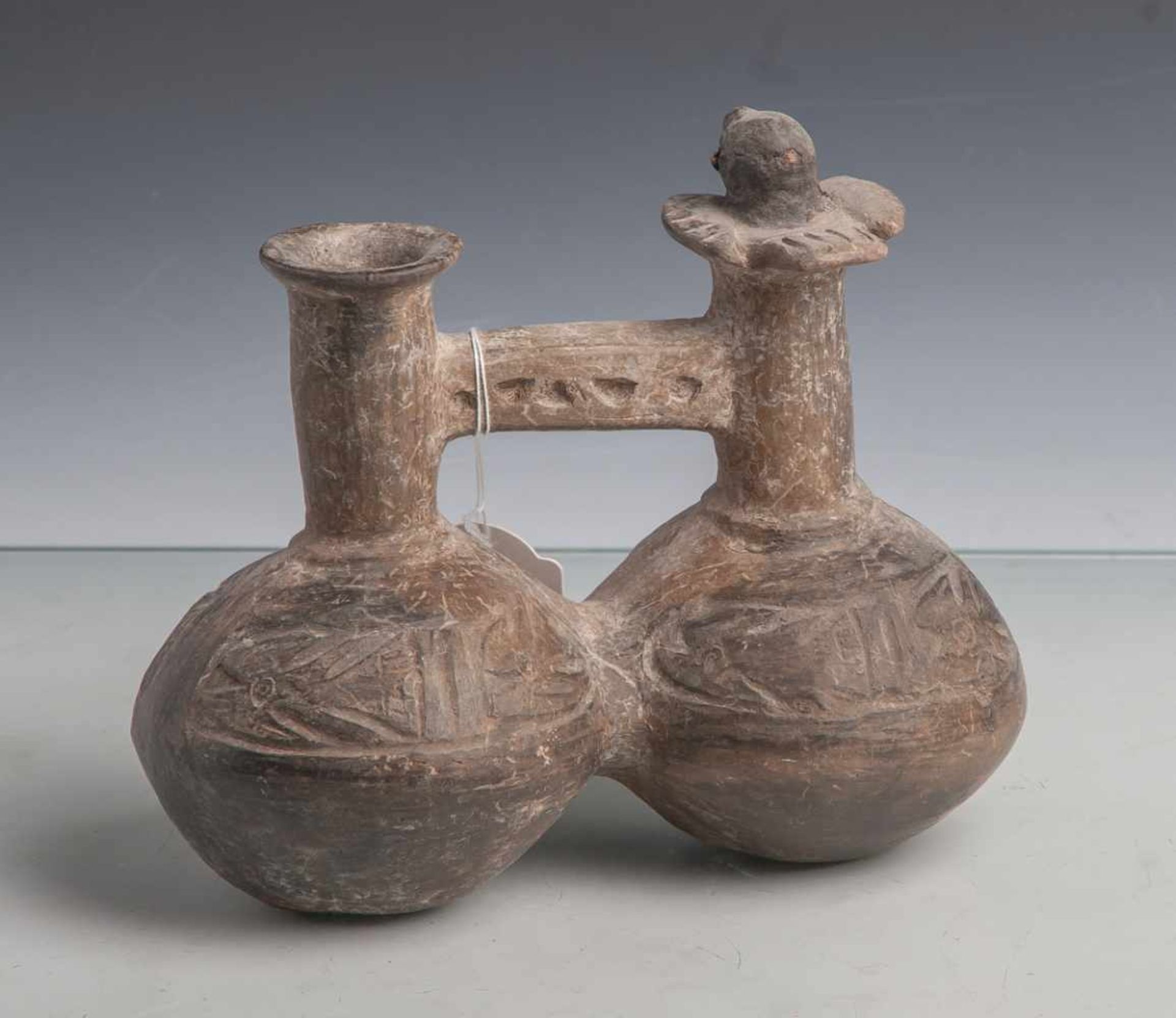 Doppelgefäß aus zwei kugelförmigen Körpern (Peru Chimú-Kultur, 900-1470 n. Chr.),