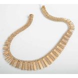 Collier, 750 GG (1970er), italienisches Design m. Goldplättchen, Verschluss gepunzt, L.ca. 43, ca.