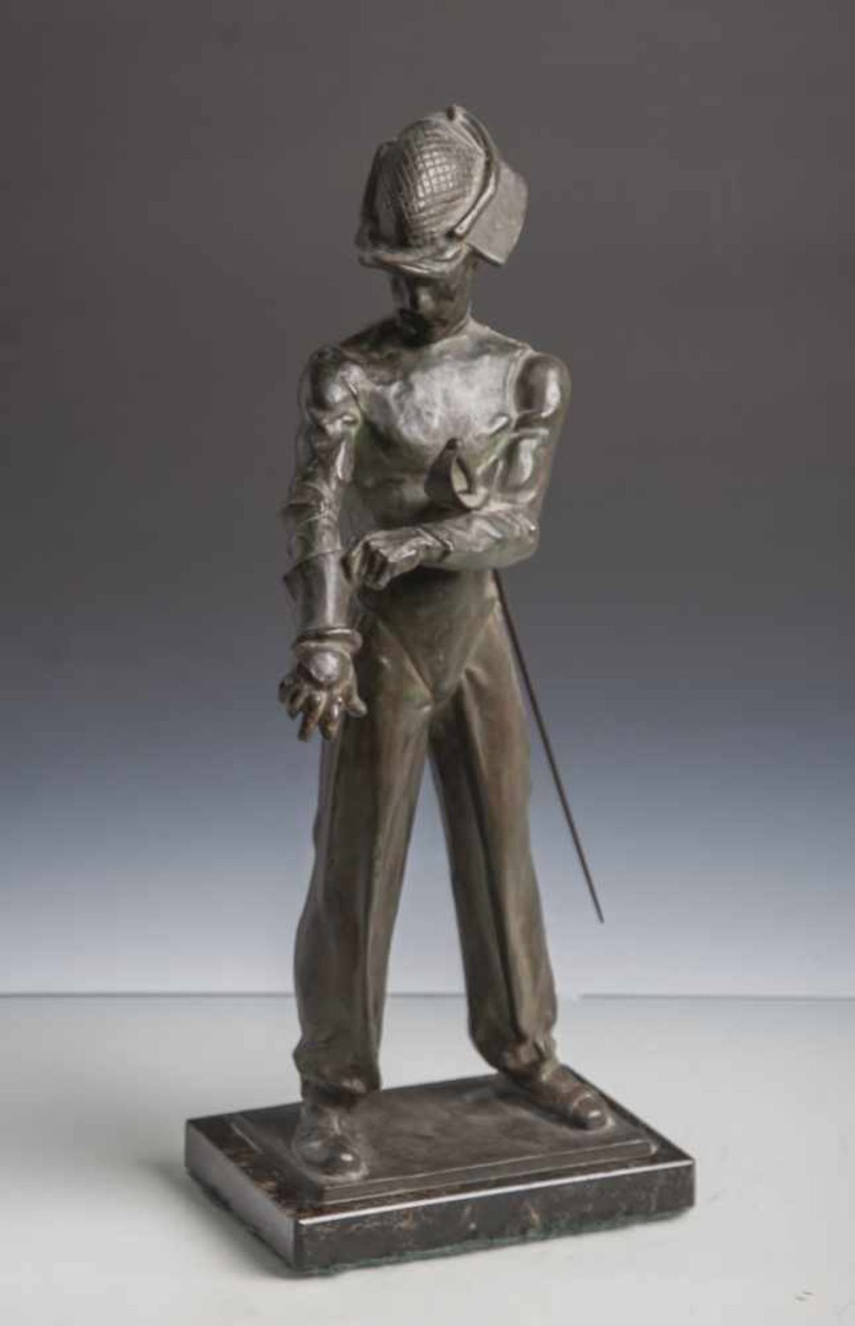 Bronzefigur "Der Degenfechter" (20. Jahrhundert), v. Hasemann, A(rminius) (1888 - 1979),Fechter