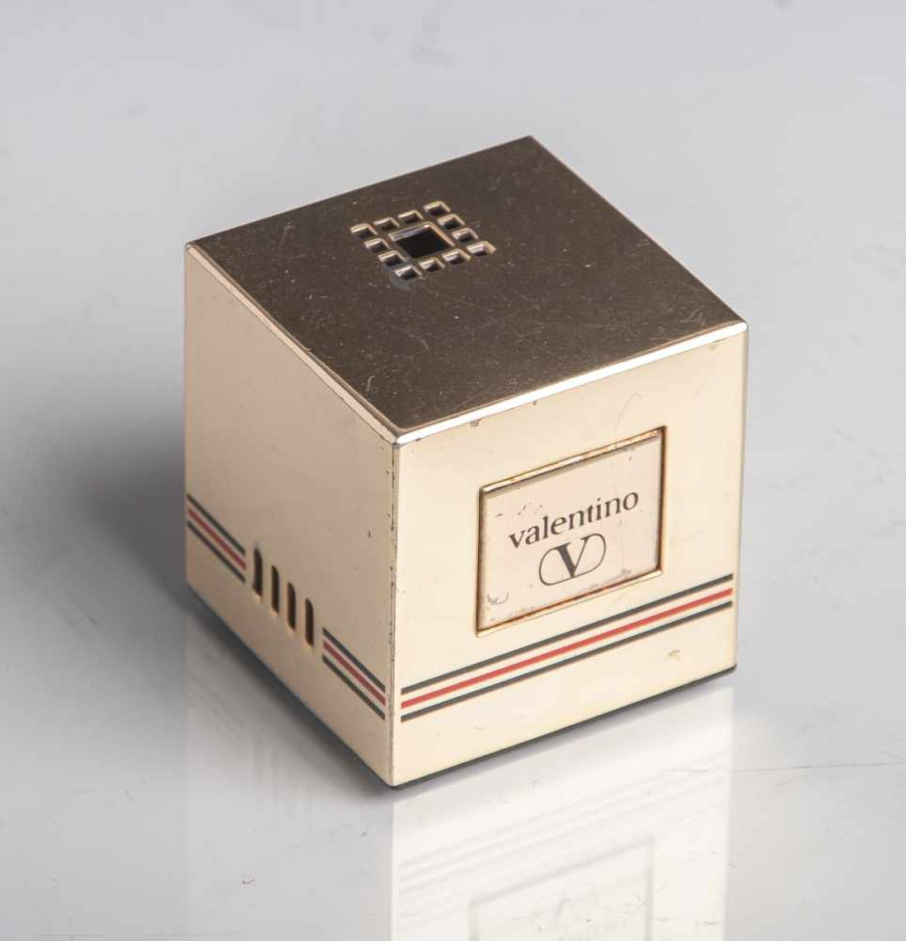 Tischfeuerzeug, Valentino, in Würfelform, Gas, funktionsfähig, Gehäuse Metall/vergoldet,ca. 5 x 5