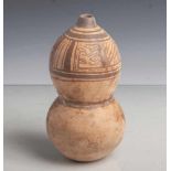 Keramikgefäß in Form eines Kürbisses (Mexiko/Peru, präkolumbianisch), oben m. kleinemAusguss