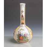 Vase (Sächsische Porzellan-Manufaktur Dresden, neuzeitlich), verziert m. polychromerMalerei,