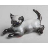 Liegende Siamkatze (Rosenthal, 20. Jahrhundert), Entw.: F. Heidenreich), rs. sign.,Classic Rose-