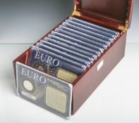 Konvolut von 12 Münzsätzen "Euro Kuriositäten" (EU-Länder, 2003 - 2015), u.a. bestehendaus: 1,5 Euro