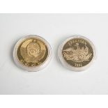 Zwei vergoldete Medaillen, bestehend aus: Preußen, Friedrich der Große, bez. "Heimkehrnach