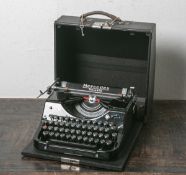 Mercedes-Schreibmaschine, Modell "Selekta" (1934-1940), in original Koffer. Altersgem.Zustand.- - -