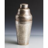 Shaker "Deffner", Metall versilbert. H. ca. 26 cm, 1 L.- - -21.00 % buyer's premium on the hammer