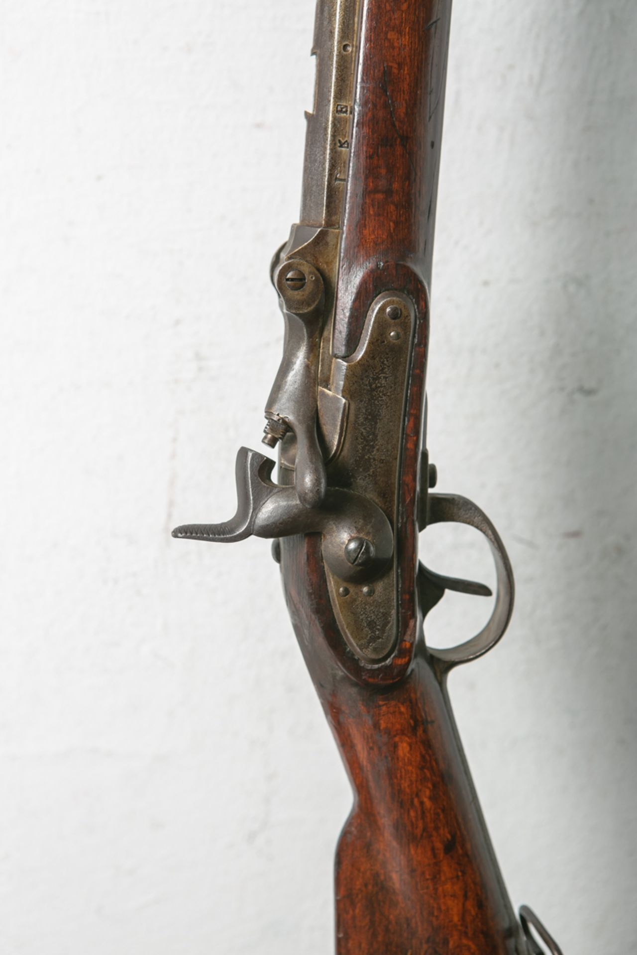 Perkussionsgewehr/Vorderlader (19. Jahrhundert), L. ca. 134 cm. Altersbed. Zustand.- - -21.00 % - Bild 2 aus 2