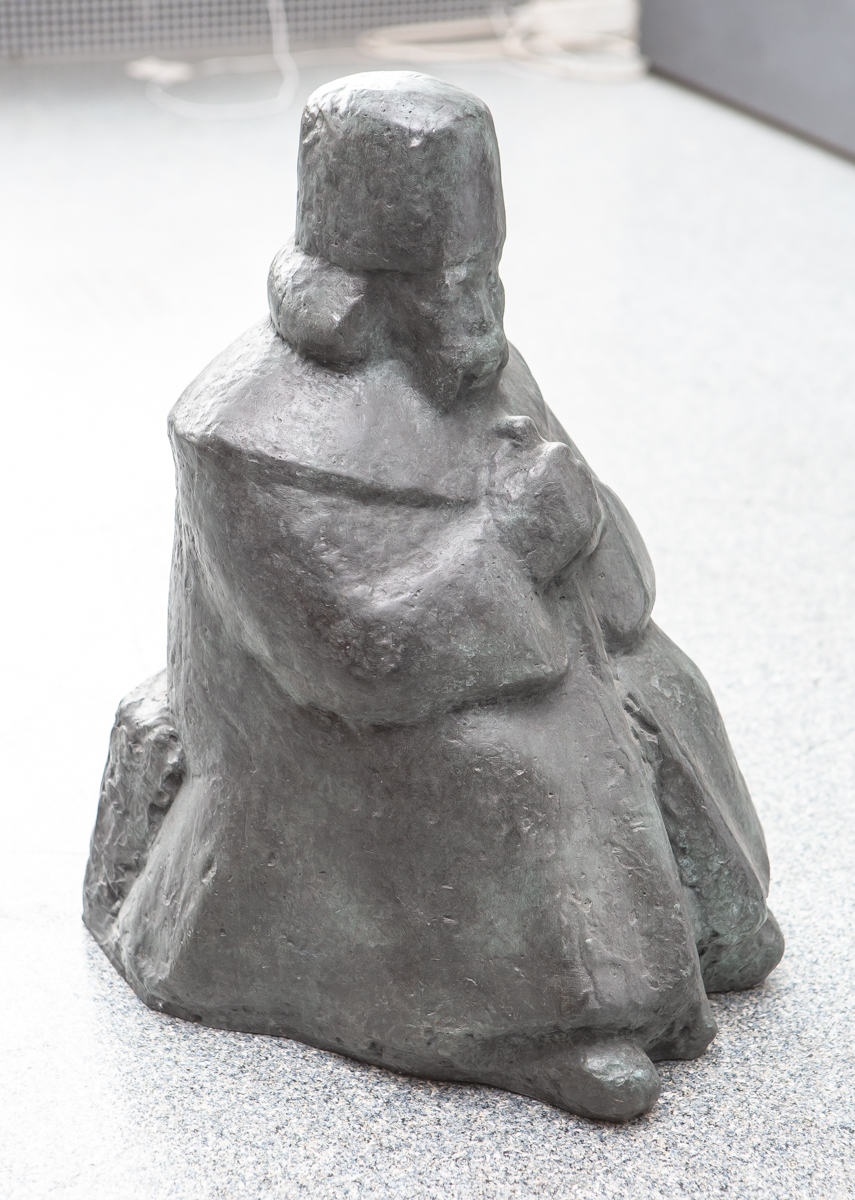 Kruk, Georg (1911-1986), "Sitzender orthodoxer Geistlicher", Bronze, H. ca. 54 cm.- - -21.00 %